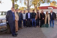 Entregan vehículos adquiridos con ahorro y recupero financiero del Hospital