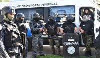 Megaoperativo en Centenario: 18 allanamientos para desarticular un mercado abierto de drogas