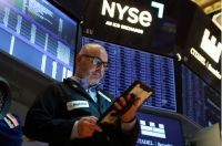 Las acciones argentinas subieron en Nueva York y el riesgo país volvió a bajar