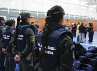 La Policía recibió chalecos, escudos y equipamiento de última generación